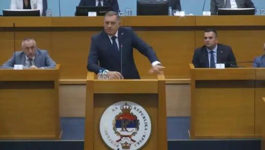 Non grata si Berisha/ Dodik iu hoq mandati, Kuvendi i Republikës Sërpska miraton vendimin për referendumin! Do të mbahet më 25 tetor