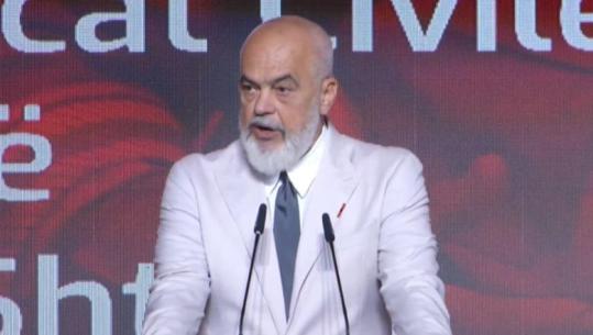 Rama: Ky shtet nuk u thye! Zjarret nuk i shuan ekspertët online, por mundi dhe djersa e forcave zjarrfikëse