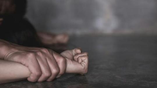 Ndalohet adoleshenti në Korçë, dyshohet se kreu marrëdhënie seksuale me një 13-vjeçare