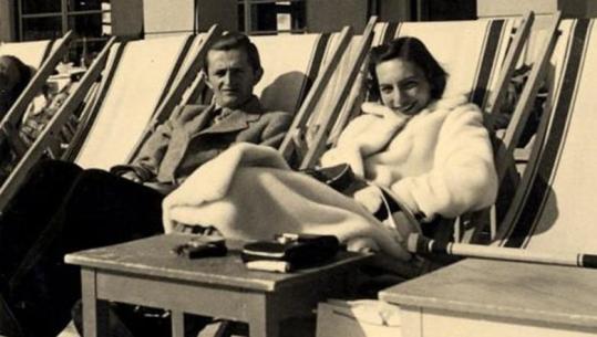 Lea Ypi: Çfarë gjeta në dosjen e gjyshes time te policia sekrete