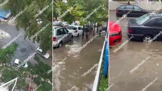 VIDEOLAJM/ Në Sarandë shpërthejnë ujërat e zeza! Rrëketë vërshojnë edhe nga shkallët e qytetit, përmbytet rruga ‘Jonianët’