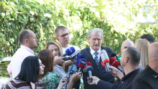   Dikur e mbronte, Berisha sulmon sërish Soros: Ka tentakulat e veta në Shqipëri! Dumani u dekorua nga Blinken, anëtar i organizatës kriminale sorosiane