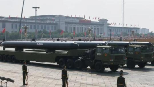 Parada ushtarake/ Nga dronët e pajisur me AI te raketat bërthamore, cilat janë armët që prezantoi sot Kina