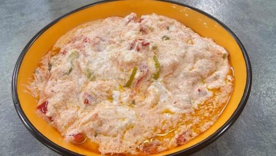 Fërgesë me speca dhe gjizë nga zonja Albana