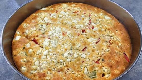 Pak përbërës shumë shije | Kek i kripur me perime dhe djathë nga zonja Albana