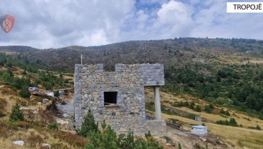 Ndërtuan pa leje në zona të mbrojtura në Tropojë, arrestohet 1 person, 1 shpallet në kërkim, nis hetimi për 4 të tjerë