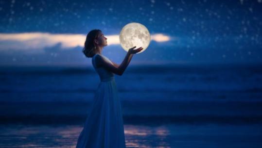 Eklipsi Hënor, këto janë tre shenjat e zodiakut që do të ndikohen më shumë