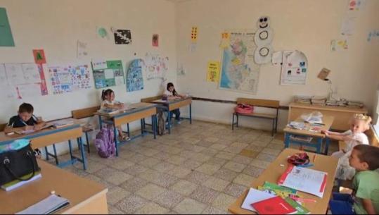 Shkolla e Drizares në Mallakaster mbetet me 3 nxënës, godina e rrënuar