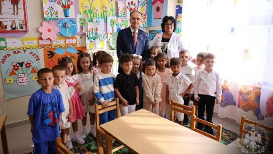 Nisja e vitit të ri arsimor, presidenti Begaj uron nxënësit nga vendlindja: Shkolla është vendi ku formësojmë vlerat
