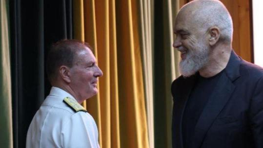 Ambasada e SHBA: Admirali i Forcave Detare amerikane takim me Ramën: Në fokus partneriteti mes dy vendeve në fushën e sigurisë