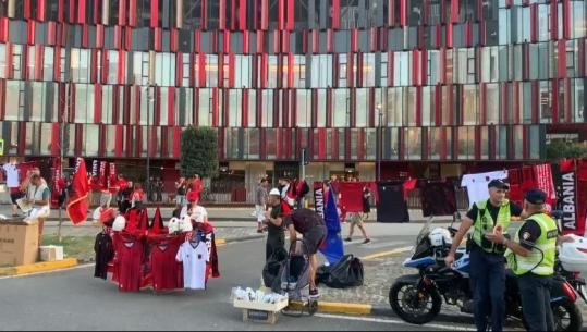 VIDEO/ Tifozët e Kombëtares futen në 'Air Albania'