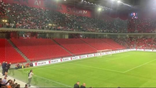 VIDEO/ Dënimi i FIFA-s dhe bojkoti i Tifozave Kuq e Zi, kati i parë i zbrazur në 'Air Albania'