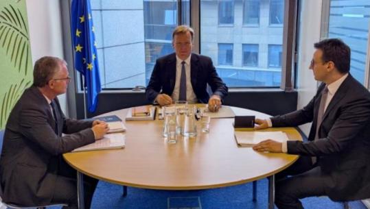 Kryenegociatorët Bislimi e Petkoviç në Bruksel, përfundon pa rezultat raundi i dialogut Kosovë-Serbi 