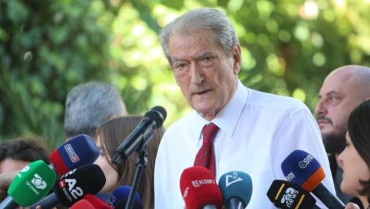 Berisha shfrenon fantazinë: Dumani po shkulte leshrat, po qante sepse përpjekjet e tij puçiste për të zgjatur mandatin u bënë pluhur (VIDEO)