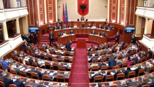 Bardhi e Balliu pengojnë fjalimin e Ramës, kryeministri paralajmëron: Nëse s’lejoni debat normal, do kalojmë në proces votimi! Peleshi bën ndëshkimin e parë (VIDEO)