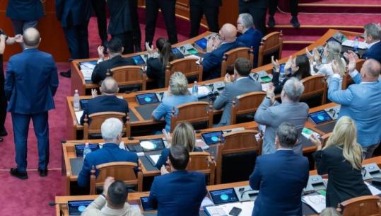 Seanca përfundoi më shpejt sesa pritej, Erion Braçe mungon në sallë