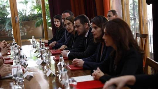 FOTOT/ Betimi dhe pastaj mbledhja e parë, Qeveria nis zyrtarisht punën