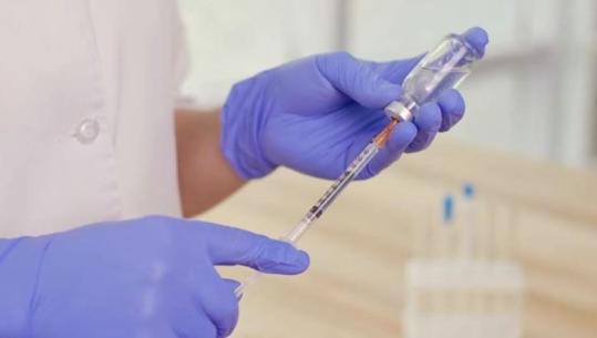 Vaksinat e gripit, mjekët apel qytetarëve: Vaksinohuni! Prioritet fëmijët dhe personat mbi 50 vjeç