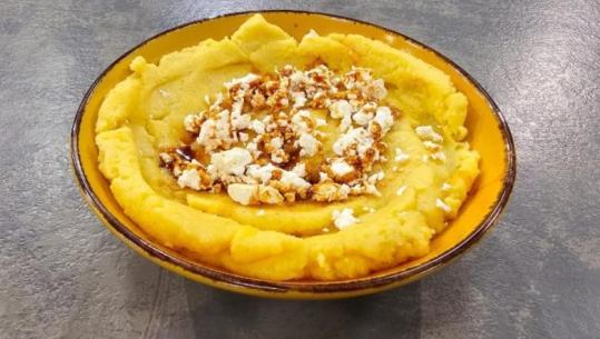 Kaçamak me miell misri nga zonja Albana