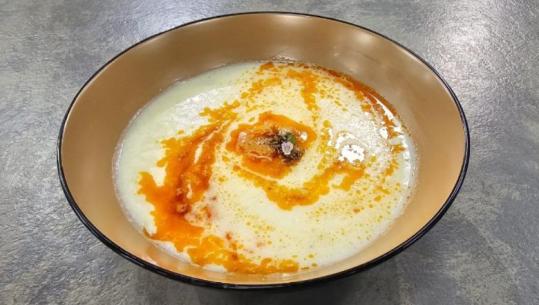 Supë kremoze me lulelakër dhe patate nga zonja Albana