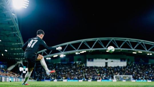 VIDEO/ City nuk gabon, mposht 0-2 Huddersfield dhe gjen Swansea në 1/8 e Carabao Cup