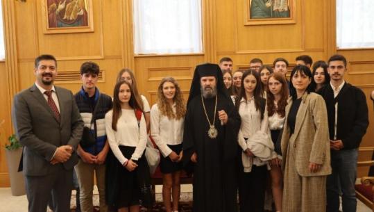 Kremtim madhështor në Kishën Orthodhokse, Kryepiskopi i Shqipërisë, imzot Joani feston ditën e emrit