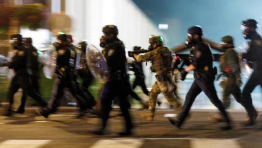 SHBA/ Trump paralajmëron dërgimin e trupave ushtarake në Portland: Qyteti është në luftë