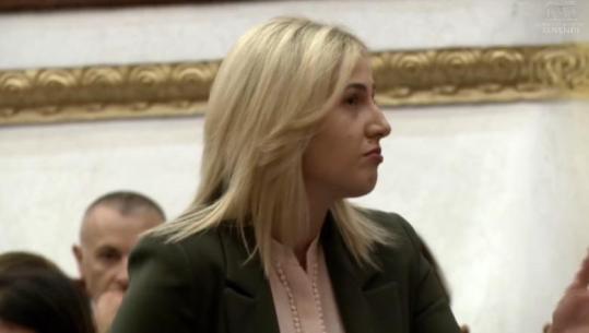 Ina Zhupa: Pritoritet i Kuvendit duhet të jetë demokracia! Nuk e diskutoni raportin e DASH se flitet për korrupsion dhe krim