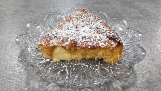 Kek me mollë nga zonja Albana / Ja sa lehtë e përgatisni me një shije maksimale