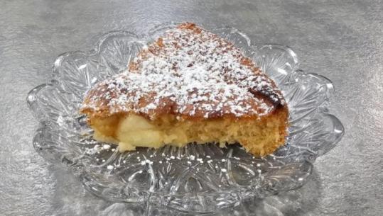 Kek me mollë nga zonja Albana