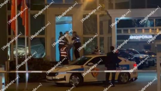 VIDEO nga shoqërimi në polici i vrasësit të gjyqtarit Astrit Kalaja dhe xhaxhait të tij