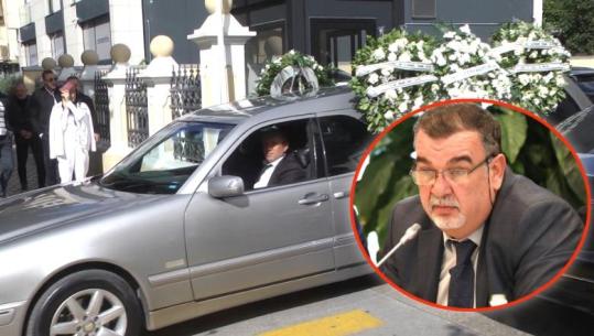 U vra në sallën e gjyqit, njerëzit e drejtësisë pranë familjes së gjyqtarit Kalaja: Shqetësim kushtet e sigurisë në Gjykata! Nesër nderime shtetërore