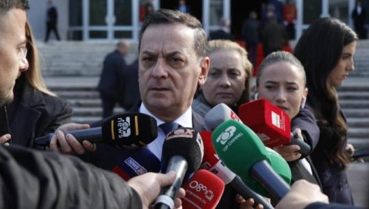 Sadushi bën homazhe në nderim të Astrit Kalasë: Siguria në gjykatat shqiptare është zero, gjyqtarët duan siguri që të japin drejtësi (VIDEO)