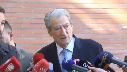 Berisha vijon sulmet ndaj Irena Gjokës: Mashtruese dhe delikuente