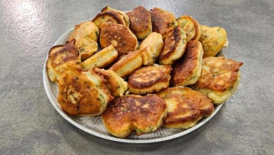 Petulla me kos dhe jeshillëqe nga zonja Albana