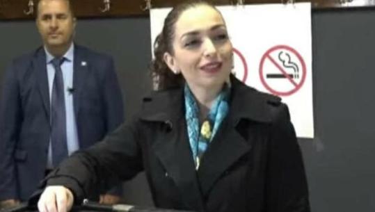 Voton presidentja e Kosovës, Vjosa Osmani: Sa më e lartë pjesëmarrja, aq më e fortë demokracia jonë