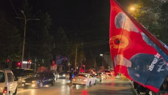 Zgjedhjet lokale në Kosovë/ Simpatizantët e PDK-së nisin festën në Mitrovicë të Jugut