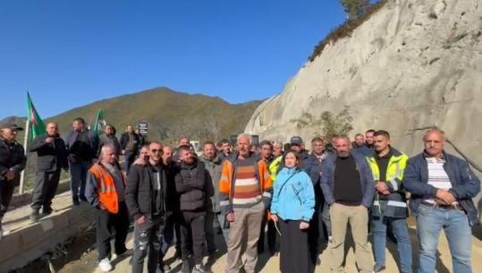 Protesta e minatorëve në Spaç, dialogu me kompaninë i ndërmjetësuar nga ministria e Ekonomisë nuk ka rezultat