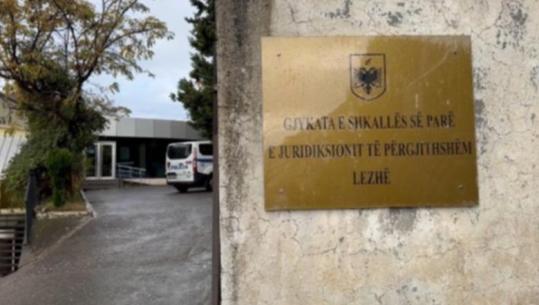 Lezhë/ Gjyqi për vrasjen e vitit 1997, arrestohen burrë e grua, policia: Dhanë dëshmi të rreme në gjykatë