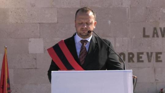 Vlora përkujton 81-vjetorin e Çlirimit, kryetari i komanduar i Bashkisë: Përulemi me nderim për të rënët për atdheun 