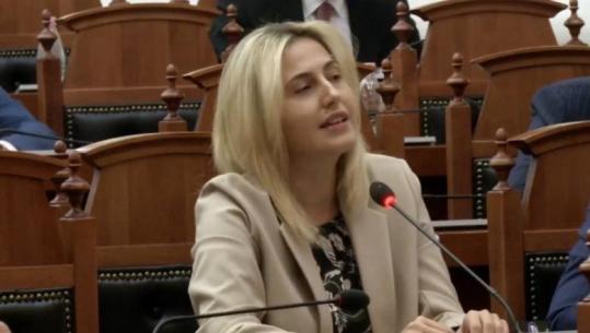 Ina Zhupa: Ju po bëni gjithçka që të zhdukni faktet e të rishkruani historinë! Për komunizmin shkruan Skënder Gjinushi që ka qenë ministër i asaj kohe