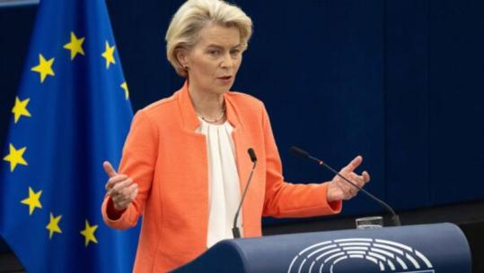 Ditmir Bushati: Kurthi i tapetit të kuq