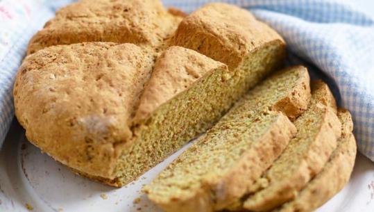 Kulaç me miell misri dhe kos nga zonja Albana