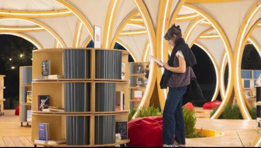 'Tirana Moons' në sheshin 'Nënë Tereza', bibliotekë e hapur brenda një instalacioni