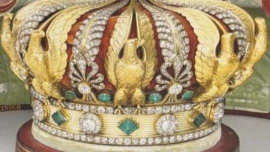 FOTO/ Cilat janë 8 bizhuteritë e Thesarit të Francës të vjedhura në Luvër: kurora e Eugenias, spila, safirë dhe smeralde! Një thesar i paçmuar