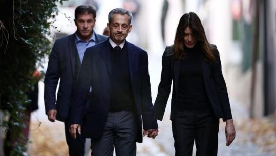 Sarkozy nis dënimin, del dorë për dorë nga banesa me Carla Brunin! 1 orë ajrosje në ditë, si do të jetojë ish-presidenti i Francës në burg (VIDEO)