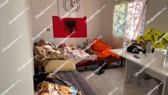 Fier/ Shtatë ditë në grevë urie, vijon të mbetet e rëndë gjendja shëndetësore e naftëtarëve të Bankers: Jemi shumë të lodhur! (VIDEO)