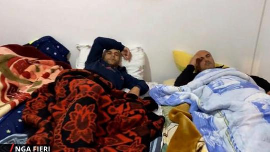 Dita e 7-të në grevë për rritje pagash, naftëtarët e ‘Bankers’ për Report Tv: Na kërcënojnë se do të mbyllin fushën e naftës! Sot punën tonë po e bëjnë njerëz jo të profesionit (VIDEO)