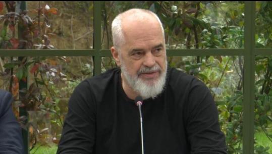 ‘Klement kur do të nisësh projektin?’, Rama ironi me kryebashkiakun e Këlcyrës: Po e bëre brenda muajit, do të hipim në vend të Ali Pashës në Tepelenë