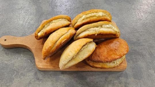 Byrekë të vegjël me djathë nga zonja Albana